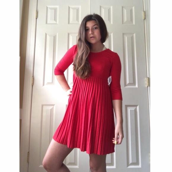 Old Navy Dresses & Skirts - Quarter sleeve red mini dress